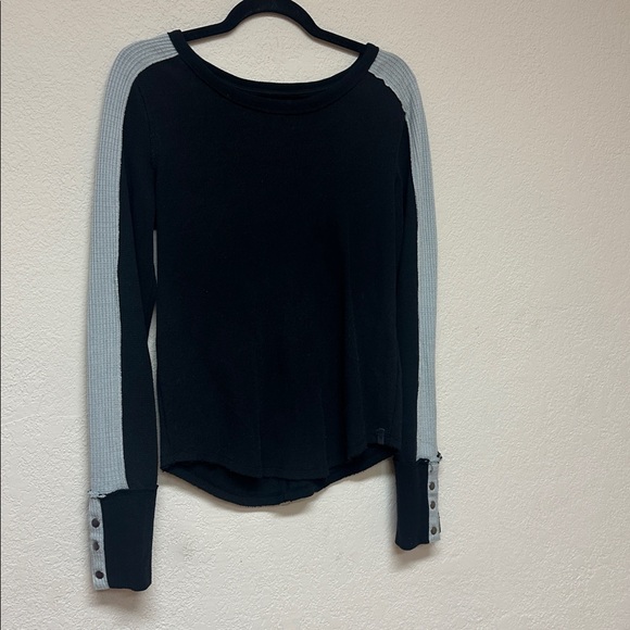 Free People Women's Black and Gray Long Sleeve Top size L - Picture 3 of 5
